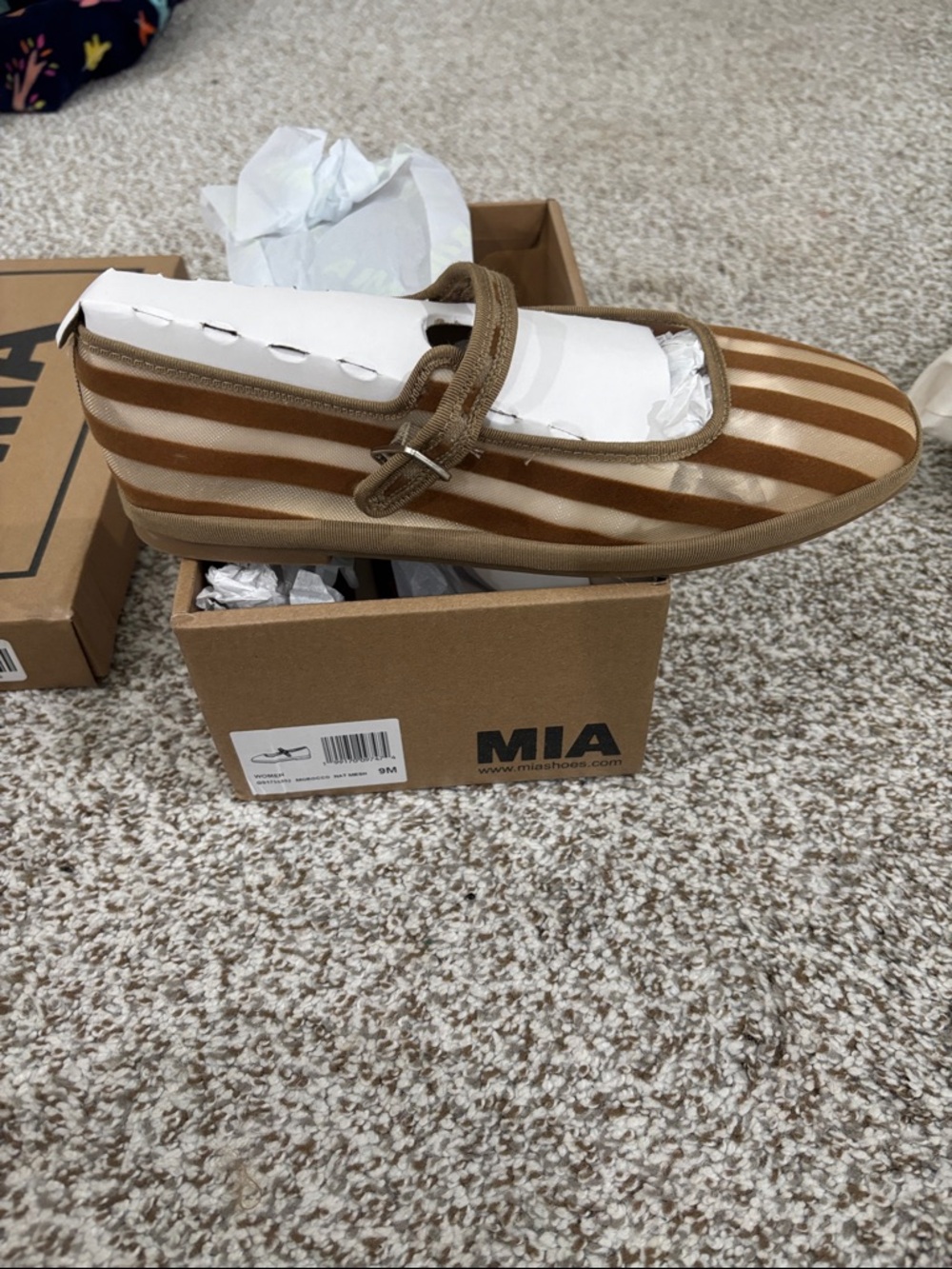 New never worn MIA ballet flats size 9